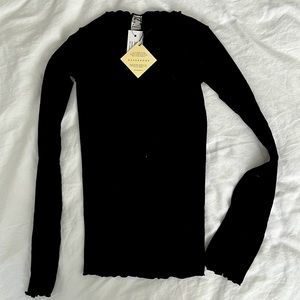 NWT Baserange Omato Top Black XS